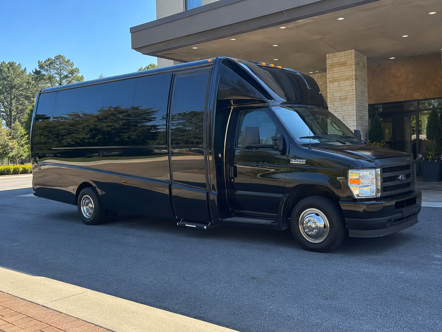 choosing the right bus size for your goodyear field trip